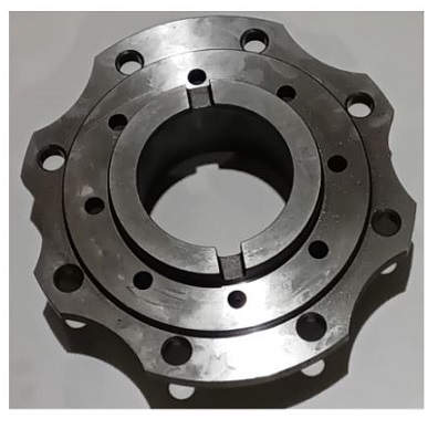 658094-13 Dennis rear hub-flange